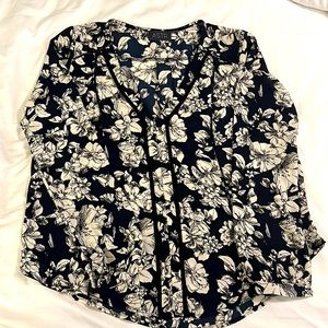 Astr Size S, NWOT, black, cream, navy blouse